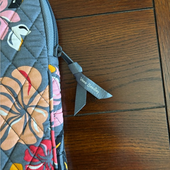 VERA BRADLEY 🩷🩶💚 Coastal Paradise Laptop Sleeve/case - Picture 4 of 6